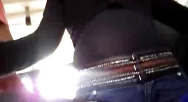 リボンマフラー sex Silva jav mới C Silva không chỉ hút một người lạ, mà còn ôm anh ta.